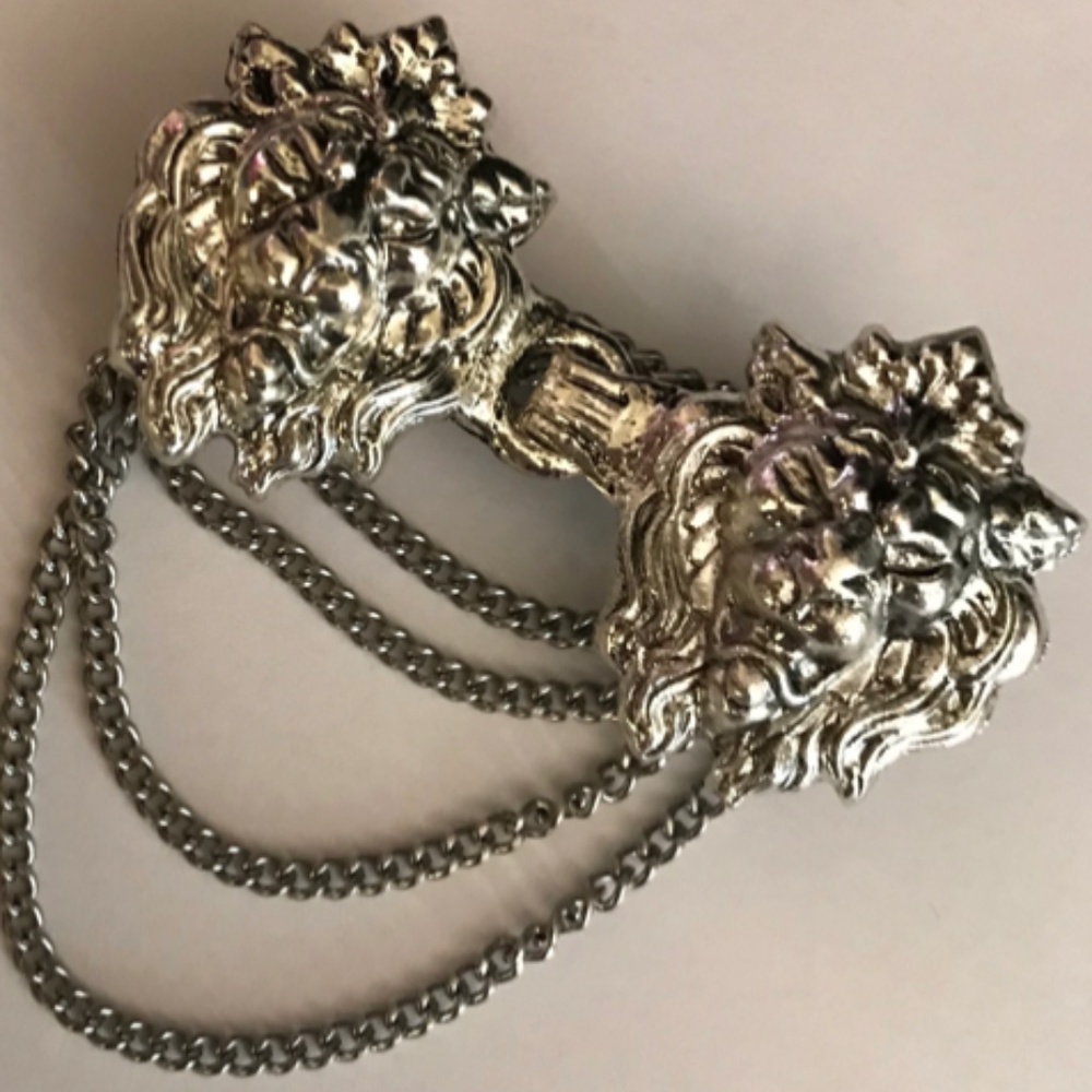 silver lion cloak clasp with chain